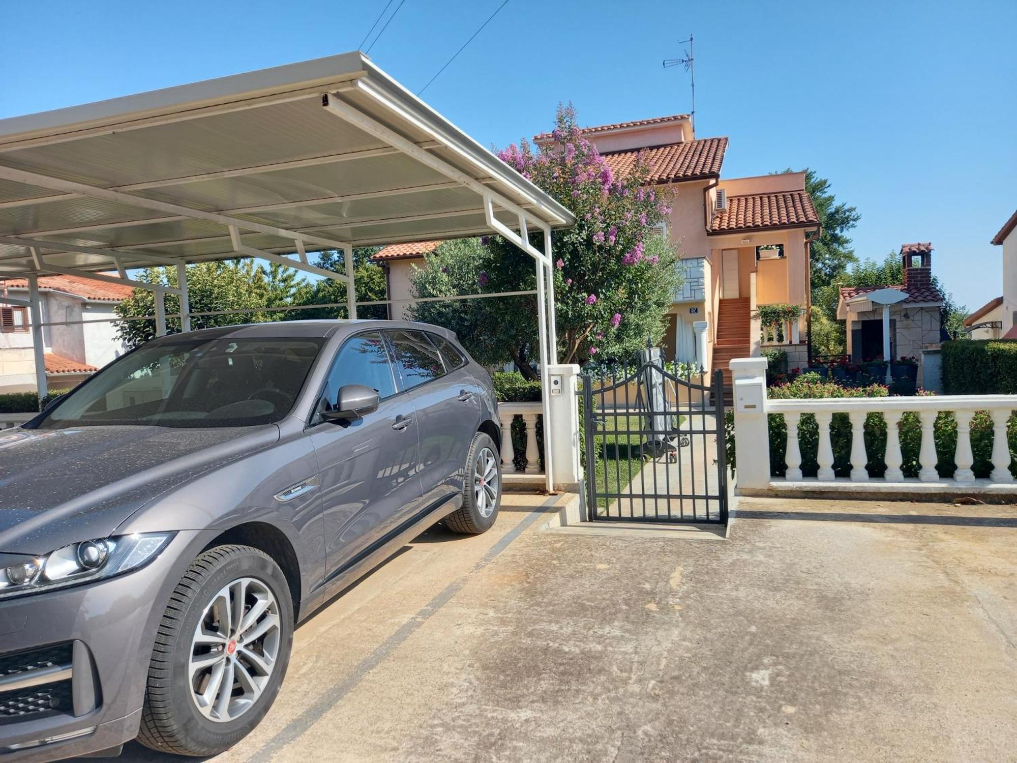 פורץ Apartment Vesna מראה חיצוני תמונה
