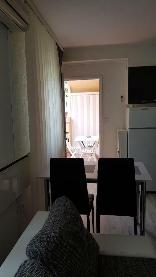פורץ Apartment Vesna מראה חיצוני תמונה